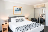 King Bed in Beautiful Hotel Style Studio Suite