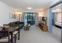 The Brighton Toronto Easy Access Lounge Dining