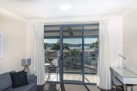The Brighton 1 Bed Apartment Lake View