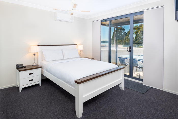 The Brighton 1 Bedroom Queen Lake View